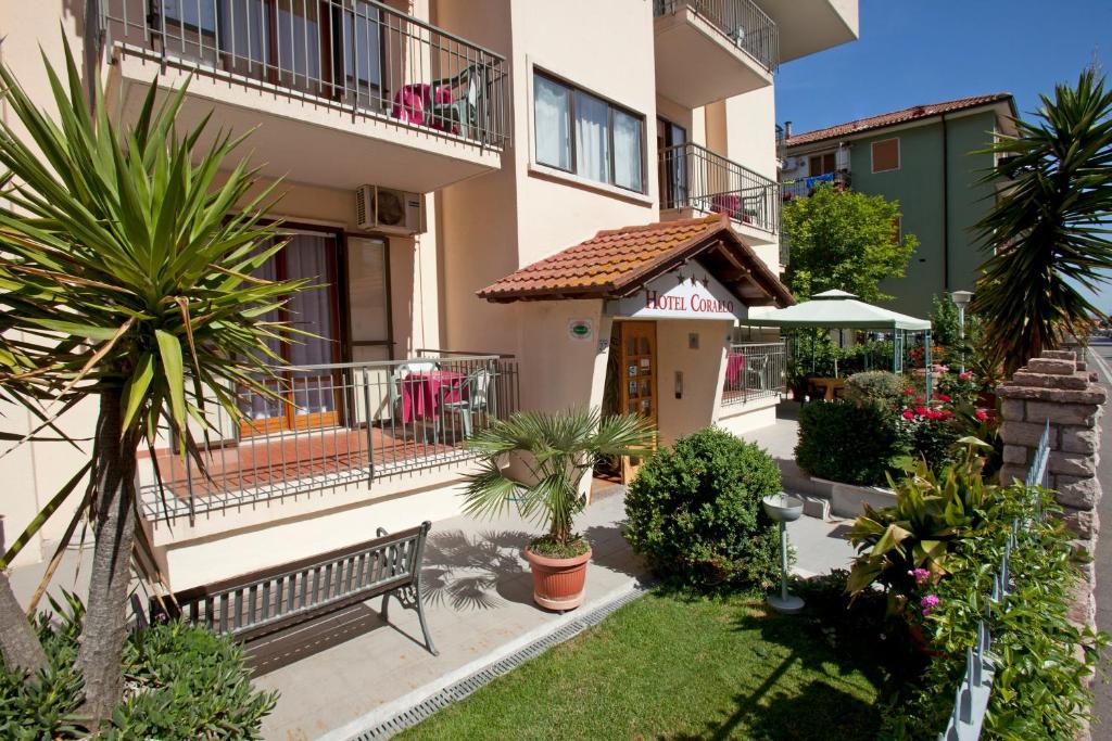 Hotel Corallo ألبينيا المظهر الخارجي الصورة